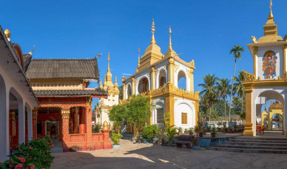 Wat Pha Bat Tai, Laos